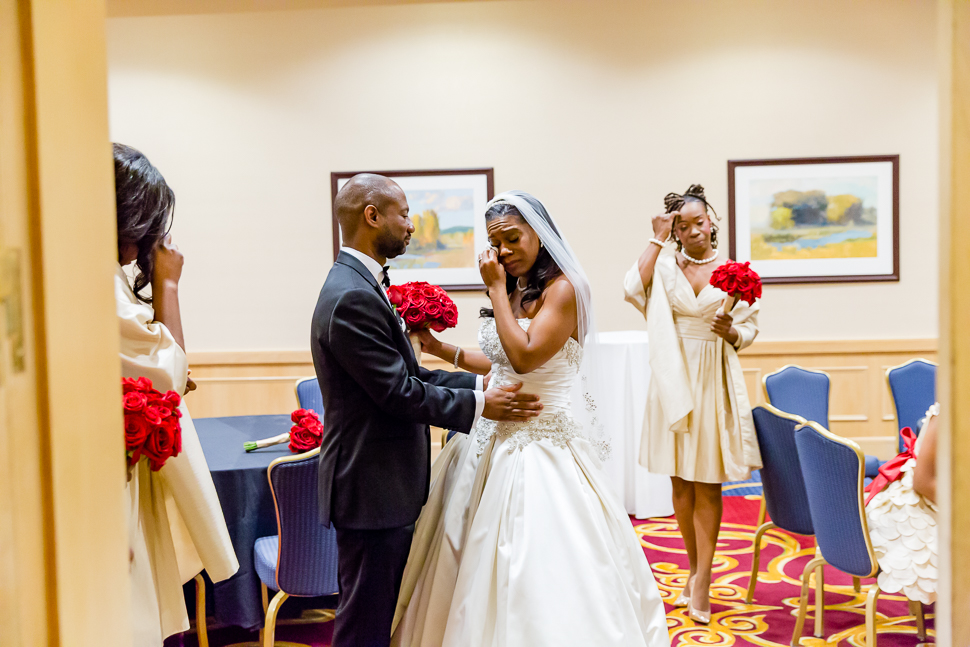 westfields marriott bride groom share a moment