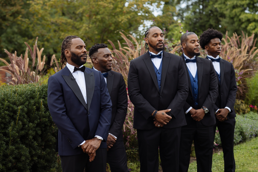 groom seeing his bride for the first time