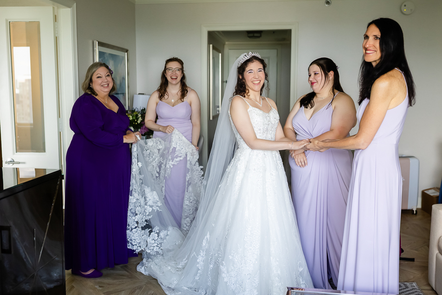 bride with bridesmaids 