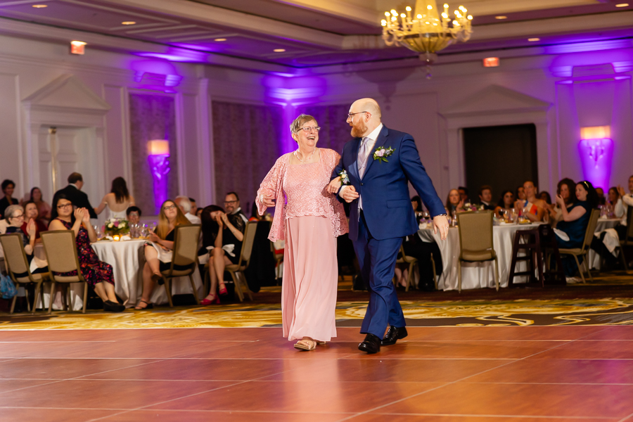 groom and mother reception dance